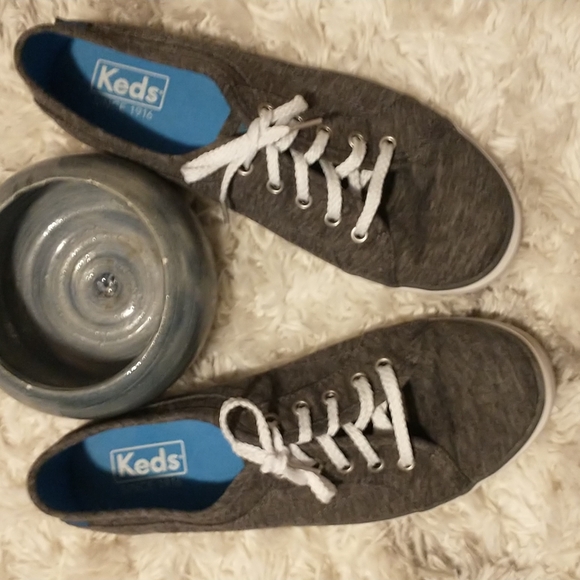 Keds woman's size 7.5 classic canvas sneakers - Picture 6 of 15